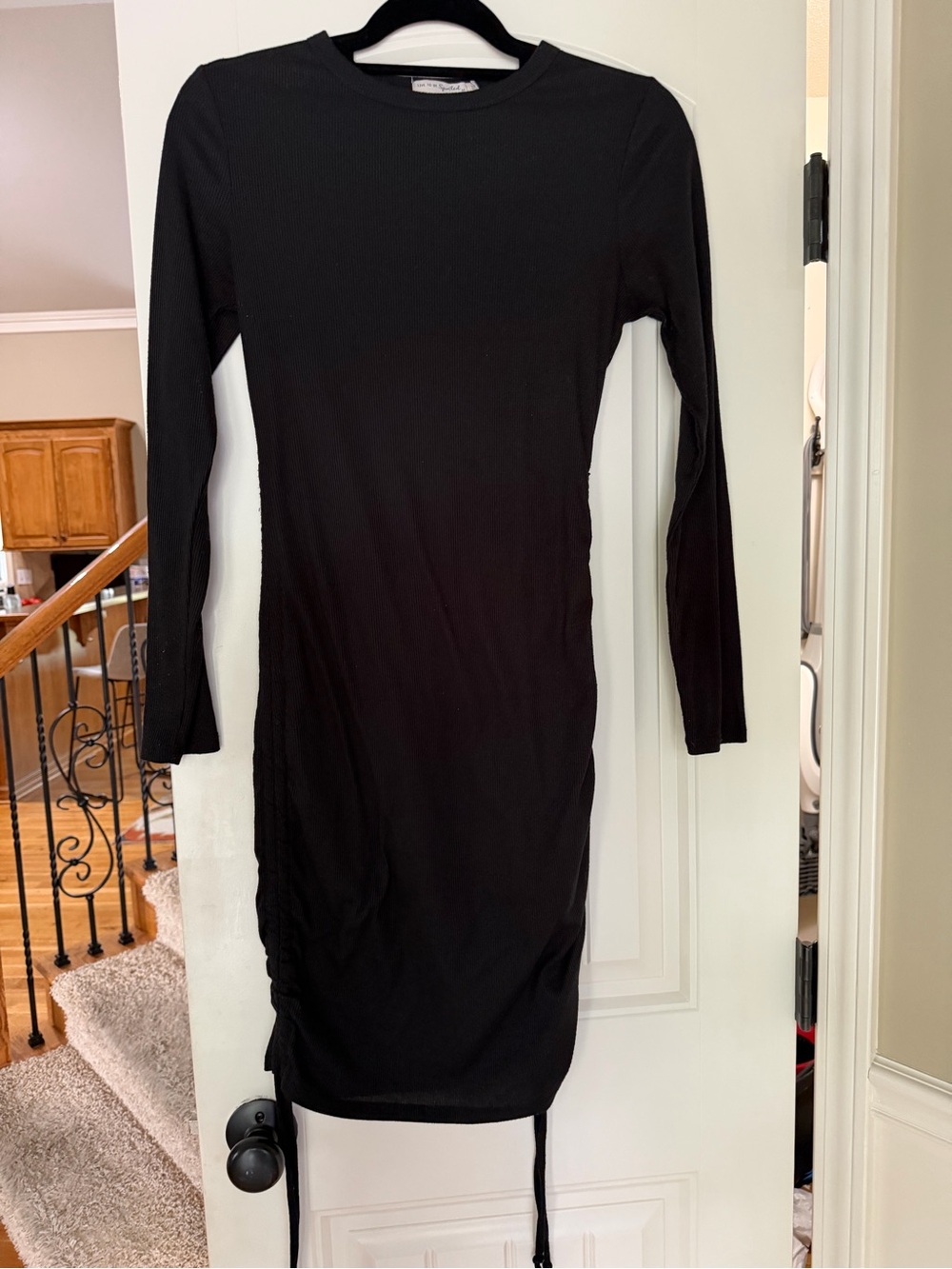 Black Long-Sleeve Ruched Side Midi Dress